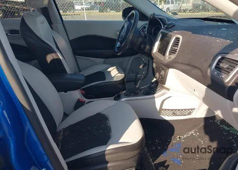 2018 Jeep Compass Latitude 4X4 from USA, damaged, VIN 3C4NJDBB0JT349379